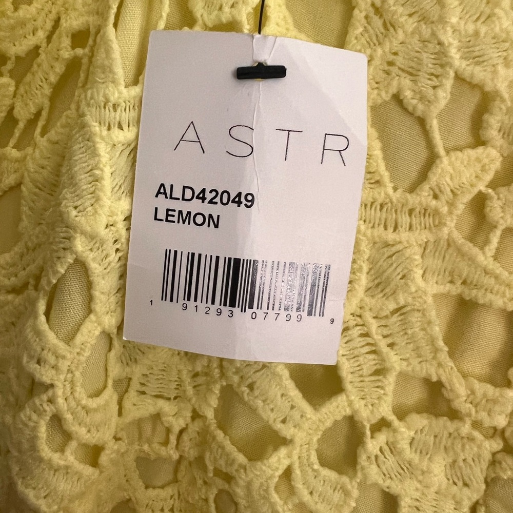 Astr Yellow Lace Midi Dress - Picture 6 of 6